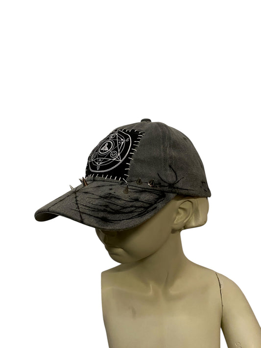 LIGHT GRAY CRUST LEPRAGRAM CAP III